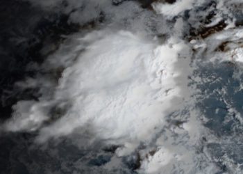 Badai Tropis Sedang Berkembang di Perairan Terbuka Samudra Hindia