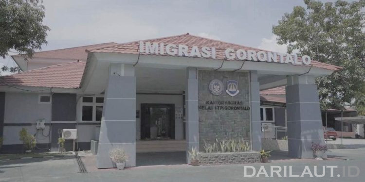 Bawa Sampel Tanah Dari Buol Imigrasi Gorontalo Deportasi 4 WNA Asal Cina
