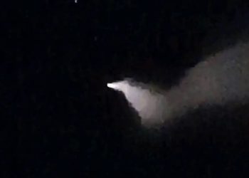 Cahaya di Langit Indonesia Jejak Roket Cina Jielong-3