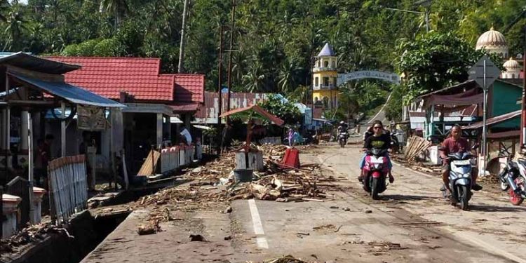 Korban Terseret Longsor Hingga ke Laut di Pesisir Bone Bolango Selamat
