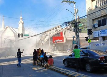 Puluhan Bangunan Roboh Akibat Gempa Dahsyat Dekat Sarangani Filipina Selatan