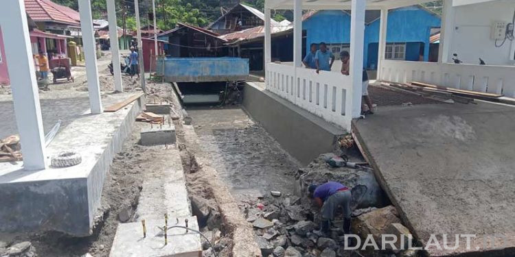 Aliran Air Alami Bikin Pondasi Kampung Nelayan Merah Putih di Gorontalo Amblas
