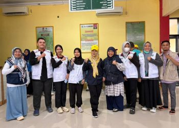 Tim Fakultas Kedokteran UNG Berikan Layanan Kesehatan Bagi Warga Terdampak Banjir di Gorontalo Utara
