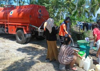 BPBD Provinsi Gorontalo Salurkan  Air Bersih di Bone Pantai