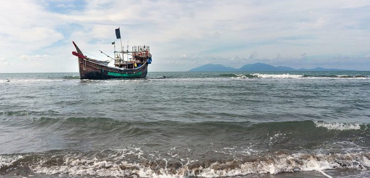 Lebih dari 500 Orang Dikhawatirkan Tewas Dalam Tragedi Kapal Tenggelam di Myanmar