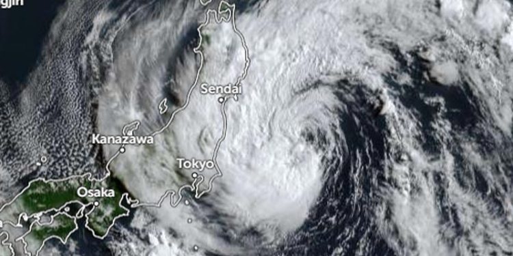 Tropical Storm Chan-hom Approaches Tokyo