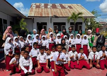 Mahasiswa UNG Edukasi Hidup Bersih dan Sehat Bagi Siswa SD