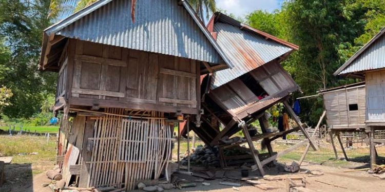 More Than 2,600 Buildings Damaged by Magnitude 7.7 Earthquake in East Nusa Tenggara