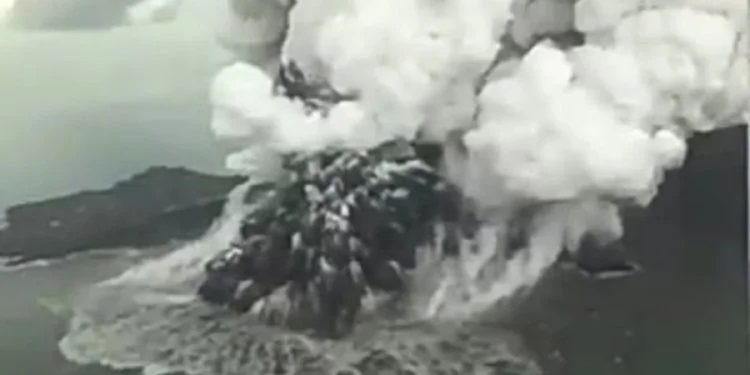 Sejarah Erupsi Anak Krakatau: Runtuh 2018, Tumbuh Kembali Hingga 2026