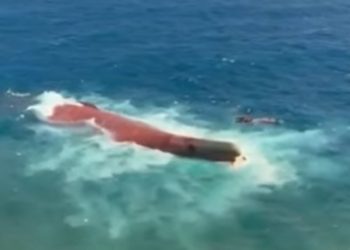 Tim SAR Temukan Bangkai KMP Virgo Transport 8  Virgo Transport 8 di Laut Jawa, 113 Orang Telah Dievakuasi