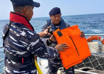 Pencarian 8 Orang Hilang di Selat Sunda, Tim SAR Verifikasi Jeriken dan Pelampung