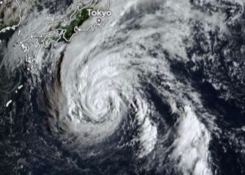 Topan Dujuan Akan Mendekati Tokyo