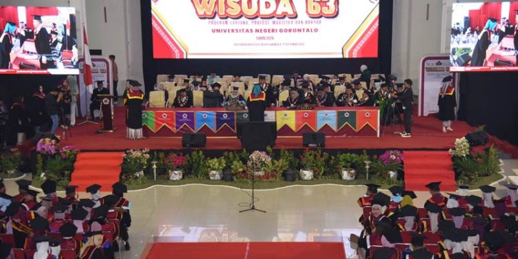 Prosesi Wisuda ke-63 UNG Kukuhkan 700 Lulusan Terbaik