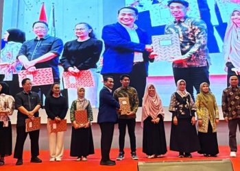 Profesi Ners UNG Raih Penghargaan Platinum Terbaik Nasional