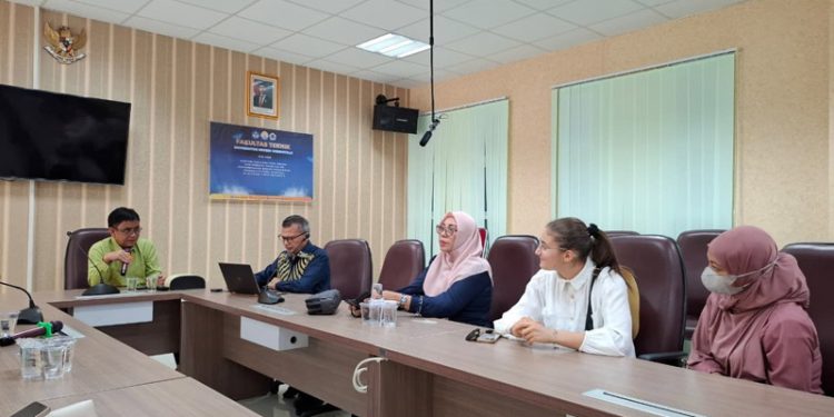 Mahasiswa Asal Aljazair Bergabung di Prodi Sistem Informasi UNG