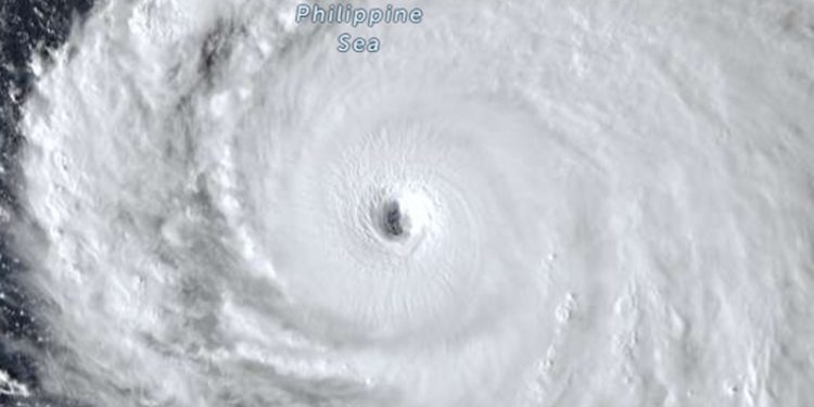 Topan Super Champi Bawa Gelombang Tinggi 16,8 Meter di Laut Filipina